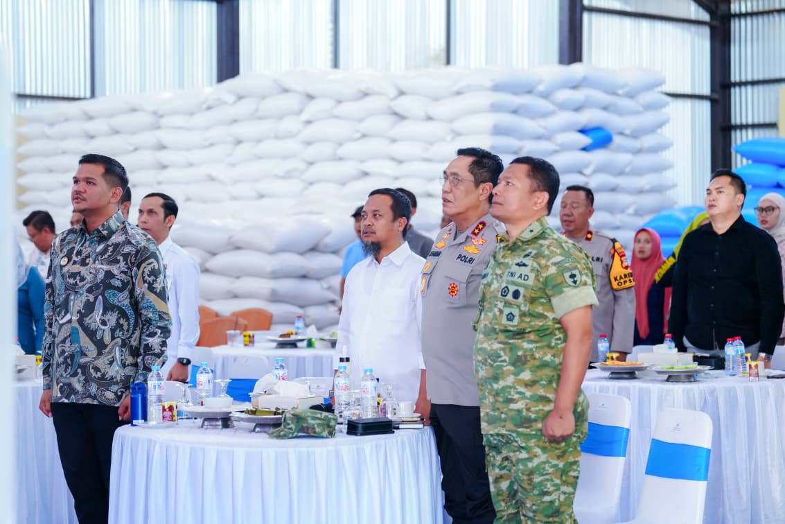 Presiden RI Resmikan 1.179 SPPG, Gubernur Sulsel Apresiasi Kontribusi Polri Bantu Ketahanan Pangan Rakyat Presiden RI Resmikan 1.179 SPPG, Gubernur Sulsel Apresiasi Kontribusi Polri Bantu Ketahanan Pangan Rakyat