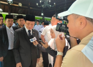 Bantah Terima Gratifikasi, Menag Nasaruddin Umar Ungkap Alasan Pakai Jet Pribadi ke Takalar