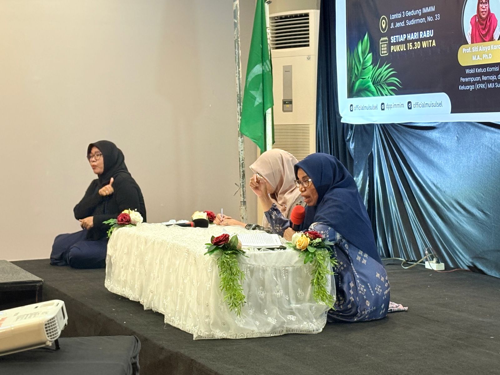 IMMIM Siapkan Penerjemah Disabilitas Tuna Rungu pada Setiap Khutbah Jumat IMMIM Siapkan Penerjemah Disabilitas Tuna Rungu pada Setiap Khutbah Jumat