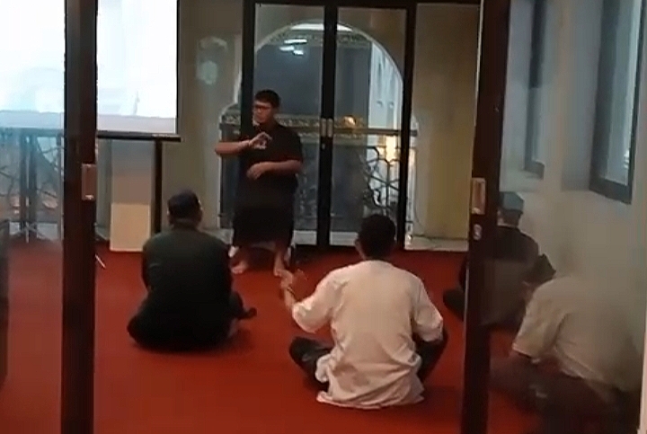 IMMIM Siapkan Penerjemah Disabilitas Tuna Rungu pada Setiap Khutbah Jumat IMMIM Siapkan Penerjemah Disabilitas Tuna Rungu pada Setiap Khutbah Jumat