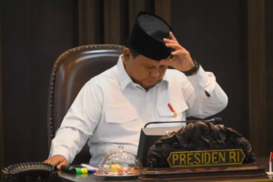 Isu Politik-Hukum Terkini: Sinyal Prabowo Copot Pejabat Telur Busuk