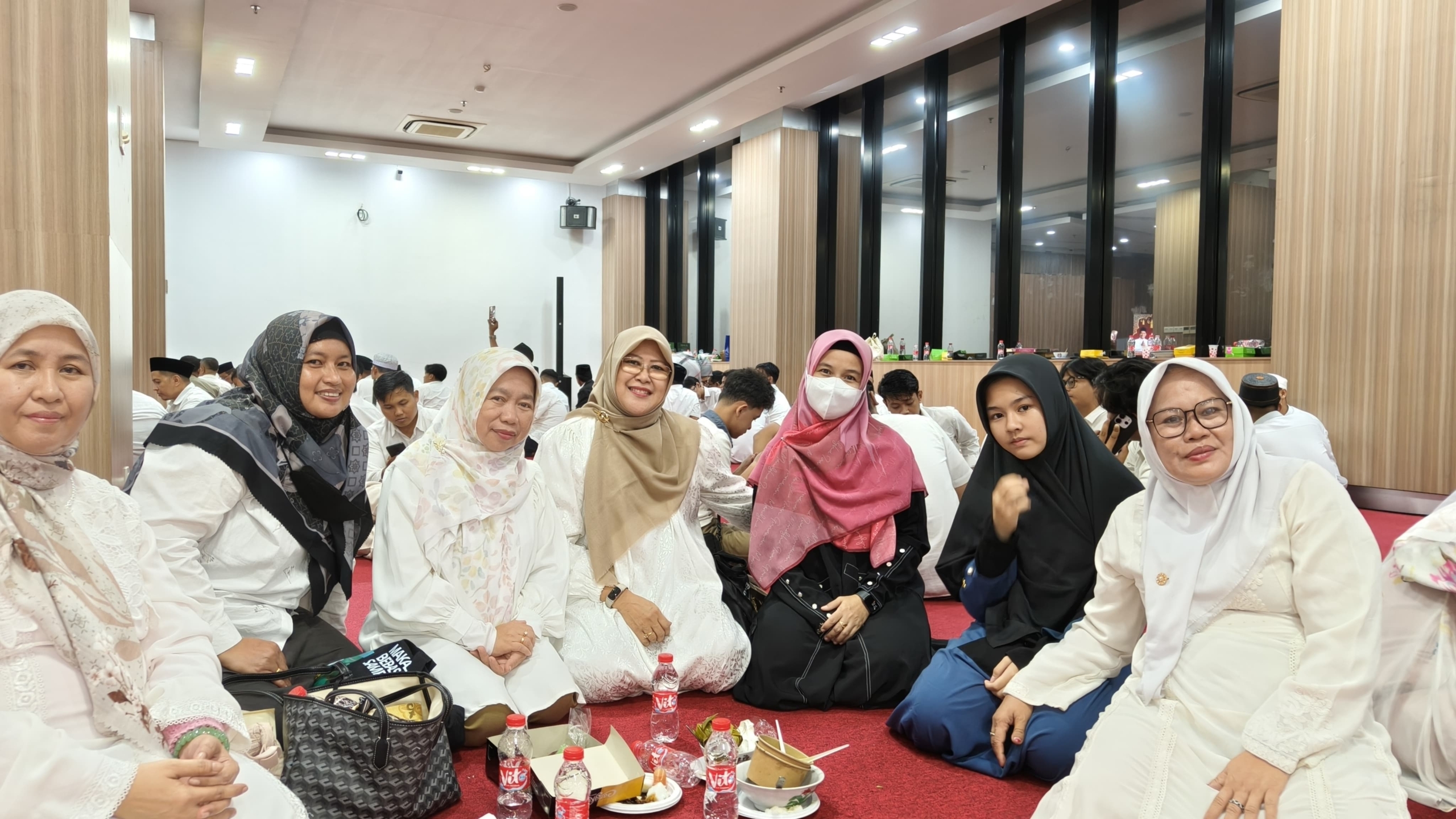 IKA Unhas Perkuat Silaturahmi dan Ketahanan Pangan Lewat Buka Puasa Bersama
