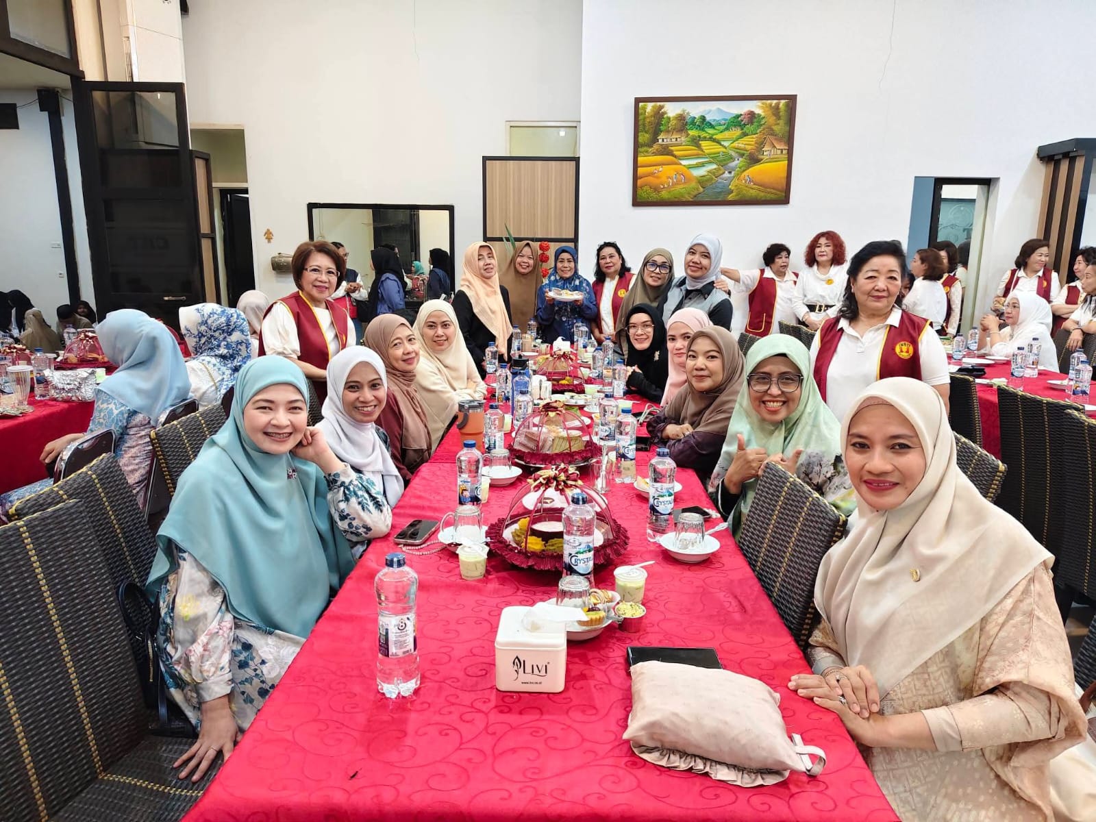 DWP Sulsel dan IWATI Berbagi Kebahagiaan Ramadan, Santuni Lebih dari 100 Anak Yatim Piatu di Makassar DWP Sulsel dan IWATI Berbagi Kebahagiaan Ramadan, Santuni Lebih dari 100 Anak Yatim Piatu di Makassar