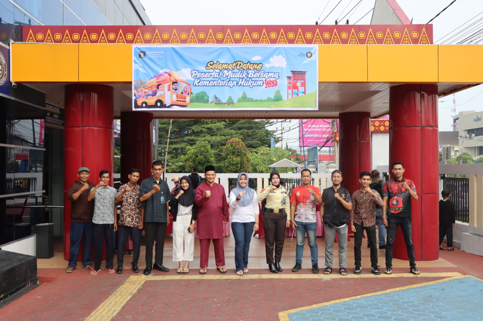 Kemenkum Sumsel Sambut Hangat Peserta Mudik Bersama Kementerian Hukum 2026 Kemenkum Sumsel Sambut Hangat Peserta Mudik Bersama Kementerian Hukum 2026