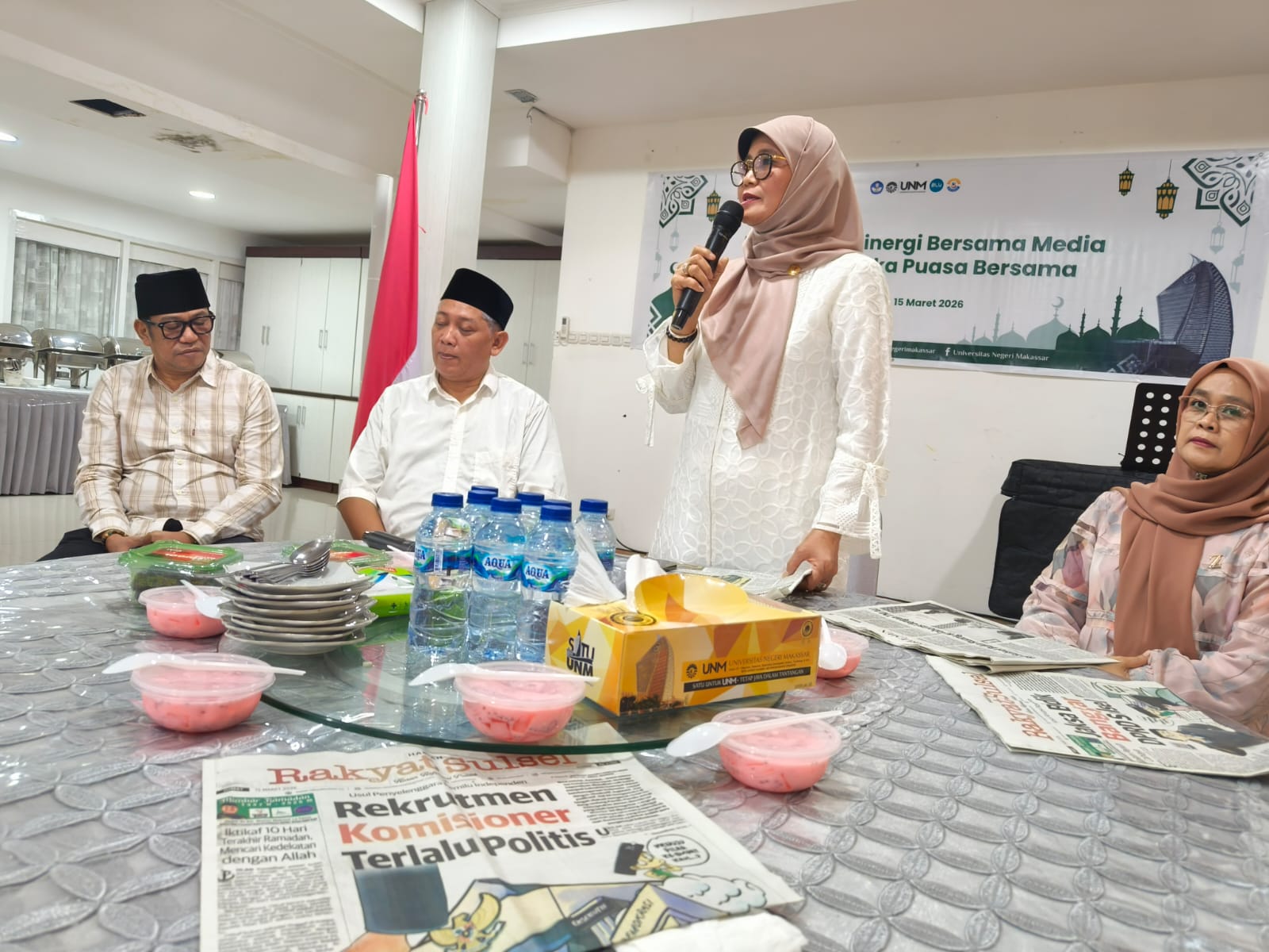 UNM dan Media: Menjaga Nalar Publik, Mengabarkan Prestasi UNM dan Media: Menjaga Nalar Publik, Mengabarkan Prestasi