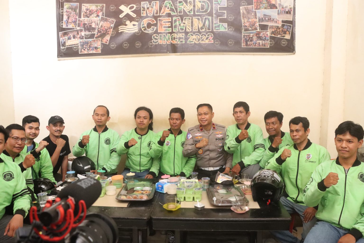 Brigjen Faisal Gelar “Polantas Menyapa” di Wajo, Serap Aspirasi Ojol dan Kurir Brigjen Faisal Gelar “Polantas Menyapa” di Wajo, Serap Aspirasi Ojol dan Kurir