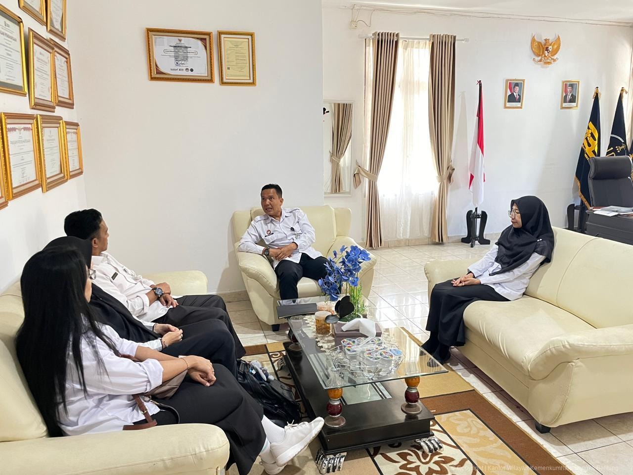 Kanwil Kemenkum Babel Terima Audiensi DLH Kota Pangkalpinang : Bahas Fasilitasi Penyusunan Naskah Akademik dan Ranperda Persetujuan Lingkungan Kanwil Kemenkum Babel Terima Audiensi DLH Kota Pangkalpinang : Bahas Fasilitasi Penyusunan Naskah Akademik dan Ranperda Persetujuan Lingkungan