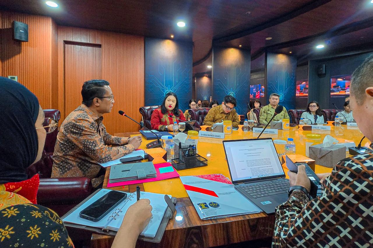 Bertemu Menteri Hukum, Platform Digital Berkomitmen Mendukung Aturan Pemerintah terkait Perlindungan Anak