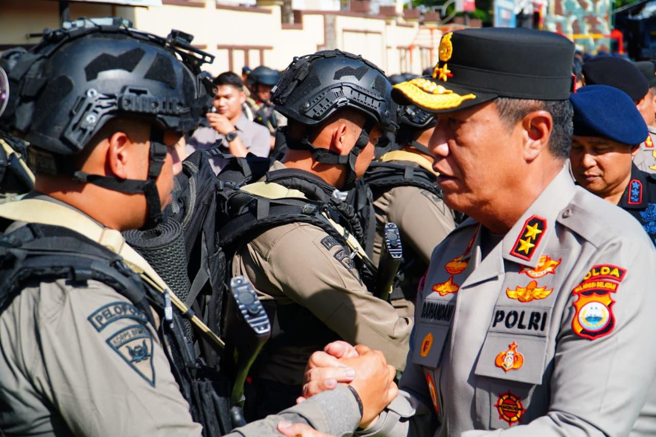 Kapolda Sulsel Lepas Puluhan Personel Brimob ke Operasi Amole 2026 di Papua Tengah Kapolda Sulsel Lepas Puluhan Personel Brimob ke Operasi Amole 2026 di Papua Tengah
