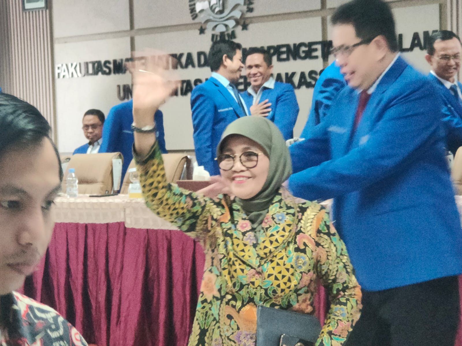 Rektor UNM: Lulusan Harus Berintegritas dan Siap Bersaing Global, Alumni Tekankan Pendidikan sebagai Amanah Rektor UNM: Lulusan Harus Berintegritas dan Siap Bersaing Global, Alumni Tekankan Pendidikan sebagai Amanah