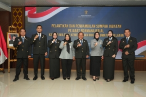 Kakanwil Kemenkum Sumsel Lantik Pejabat Fungsional Analis Hukum, Dorong Penguatan Kajian Regulasi
