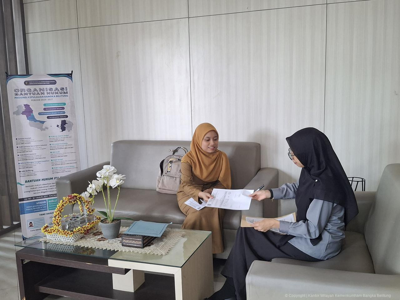 Mediasi dan Konsultasi Peraturan Daerah Kabupaten Bangka Tengah di Kantor Wilayah Kementerian Hukum Kepulauan Bangka Belitung Mediasi dan Konsultasi Peraturan Daerah Kabupaten Bangka Tengah di Kantor Wilayah Kementerian Hukum Kepulauan Bangka Belitung