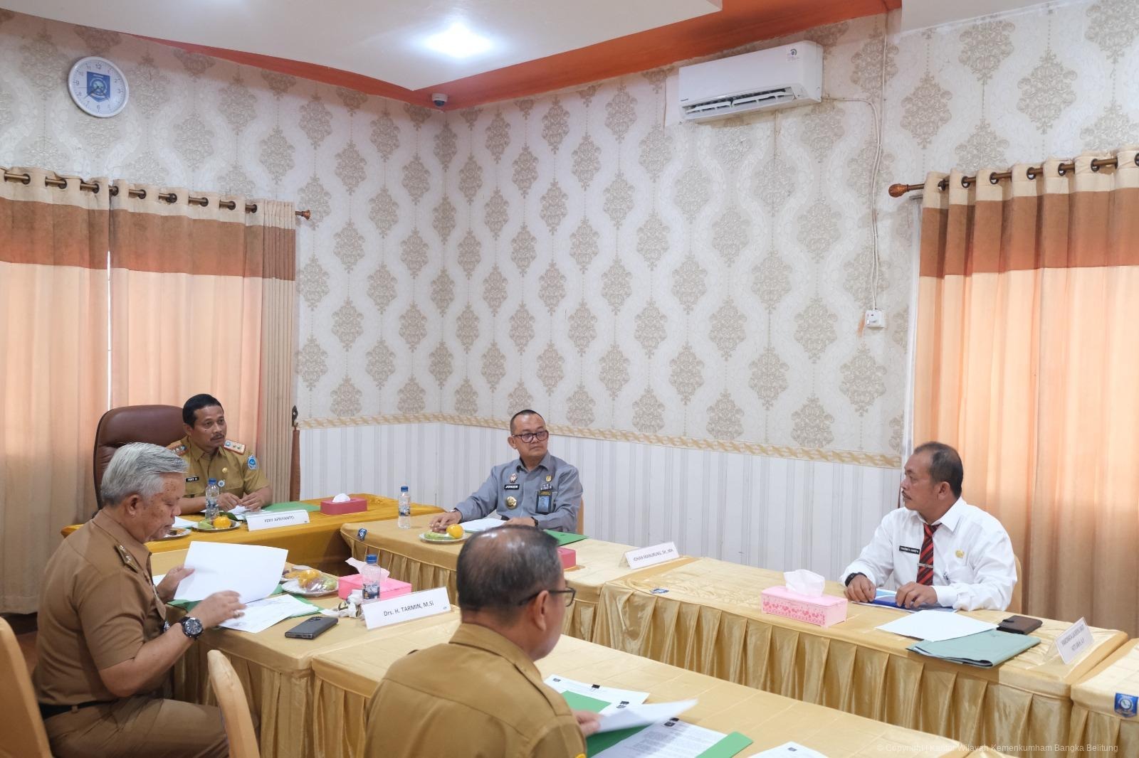 Kakanwil Kemenkum Babel Ditunjuk Gubernur Babel Sebagai Tim Evaluasi Kinerja dan Uji Kompetensi JPT Masa Jabatan 5 Tahun Kakanwil Kemenkum Babel Ditunjuk Gubernur Babel Sebagai Tim Evaluasi Kinerja dan Uji Kompetensi JPT Masa Jabatan 5 Tahun