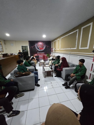 Belajar Jurnalistik, Mahasiswa Komunikasi UMI Makassar Datangi Redaksi Rakyat Sulsel