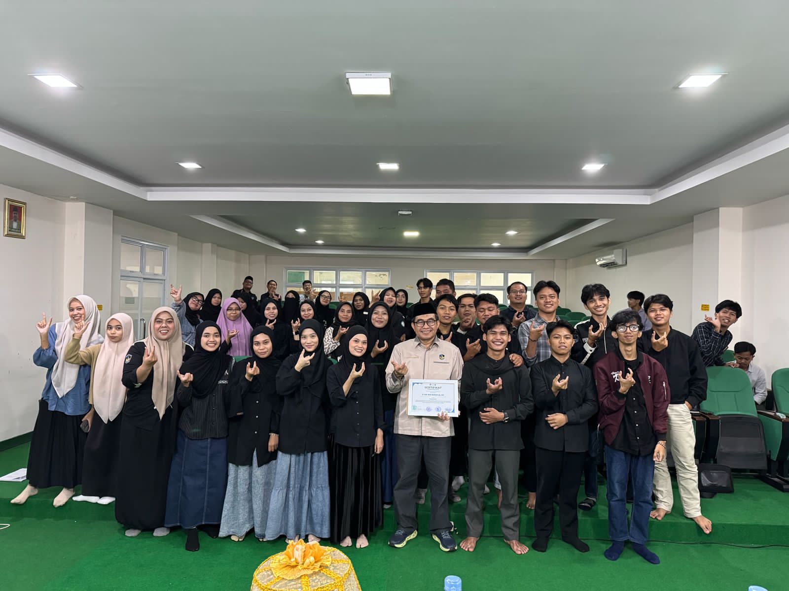 Wakil Rektor IV UMI Narasumber Seminar Komunikasi dan Dakwah KPI FAI UMI