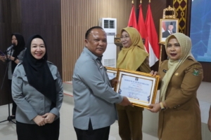 Kemenkum Sumsel Berikan Penghargaan Kepada Anggota JDIH Terbaik