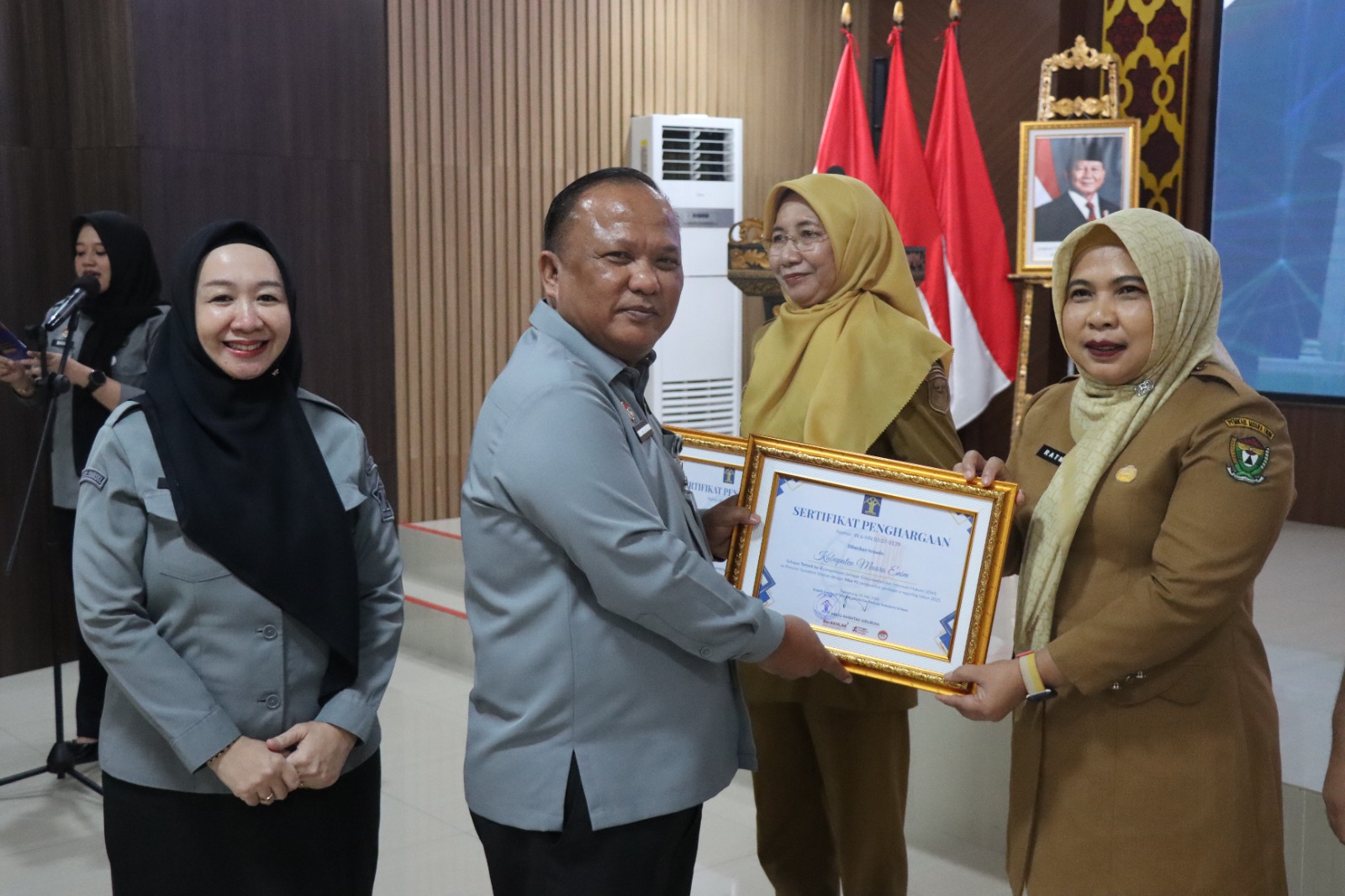 Kemenkum Sumsel Berikan Penghargaan Kepada Anggota JDIH Terbaik