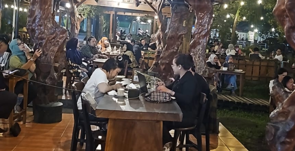 Fenomena Ruang Ketiga dan Isu Ekonomi Global: Bertahan dengan Prinsip, Tinggalkan Doktrin Elit Global Fenomena Ruang Ketiga dan Isu Ekonomi Global: Bertahan dengan Prinsip, Tinggalkan Doktrin Elit Global