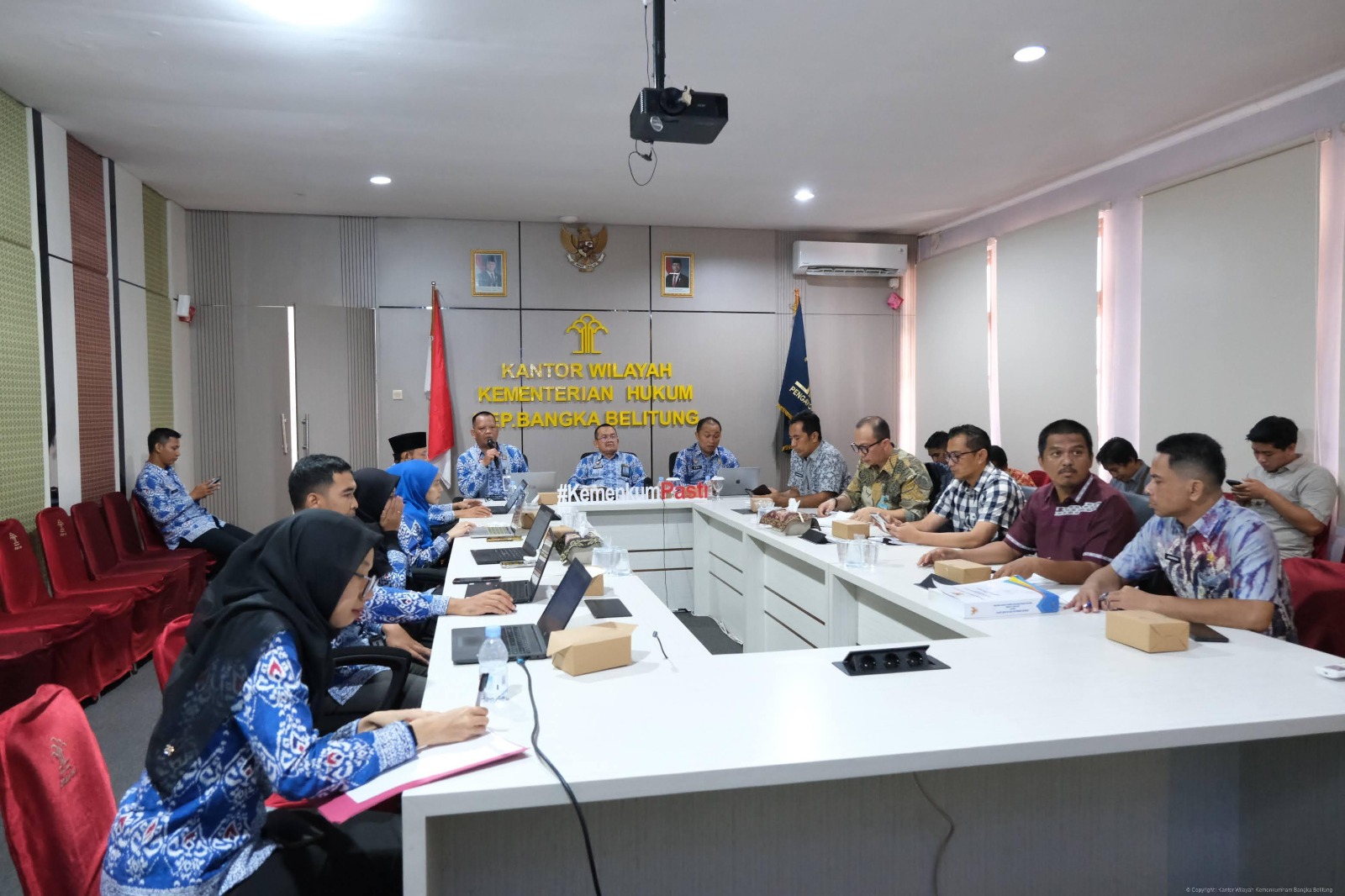 Kanwil Kemenkum Babel Harmonisasikan Ranperda Dan Ranpergub Provinsi Kep. Bangka Belitung Kanwil Kemenkum Babel Harmonisasikan Ranperda Dan Ranpergub Provinsi Kep. Bangka Belitung