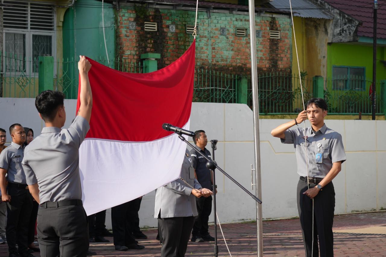 Kemenkum Sumsel Gelar Upacara Hari Lahir Pancasila, Kakanwil Ajak Jajaran Bumikan Nilai Keadilan dalam Pelayanan Kemenkum Sumsel Gelar Upacara Hari Lahir Pancasila, Kakanwil Ajak Jajaran Bumikan Nilai Keadilan dalam Pelayanan