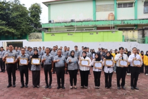 Momentum Apel Pagi, Kakanwil Tekankan Disiplin dan Berikan Penghargaan bagi Insan Berprestasi
