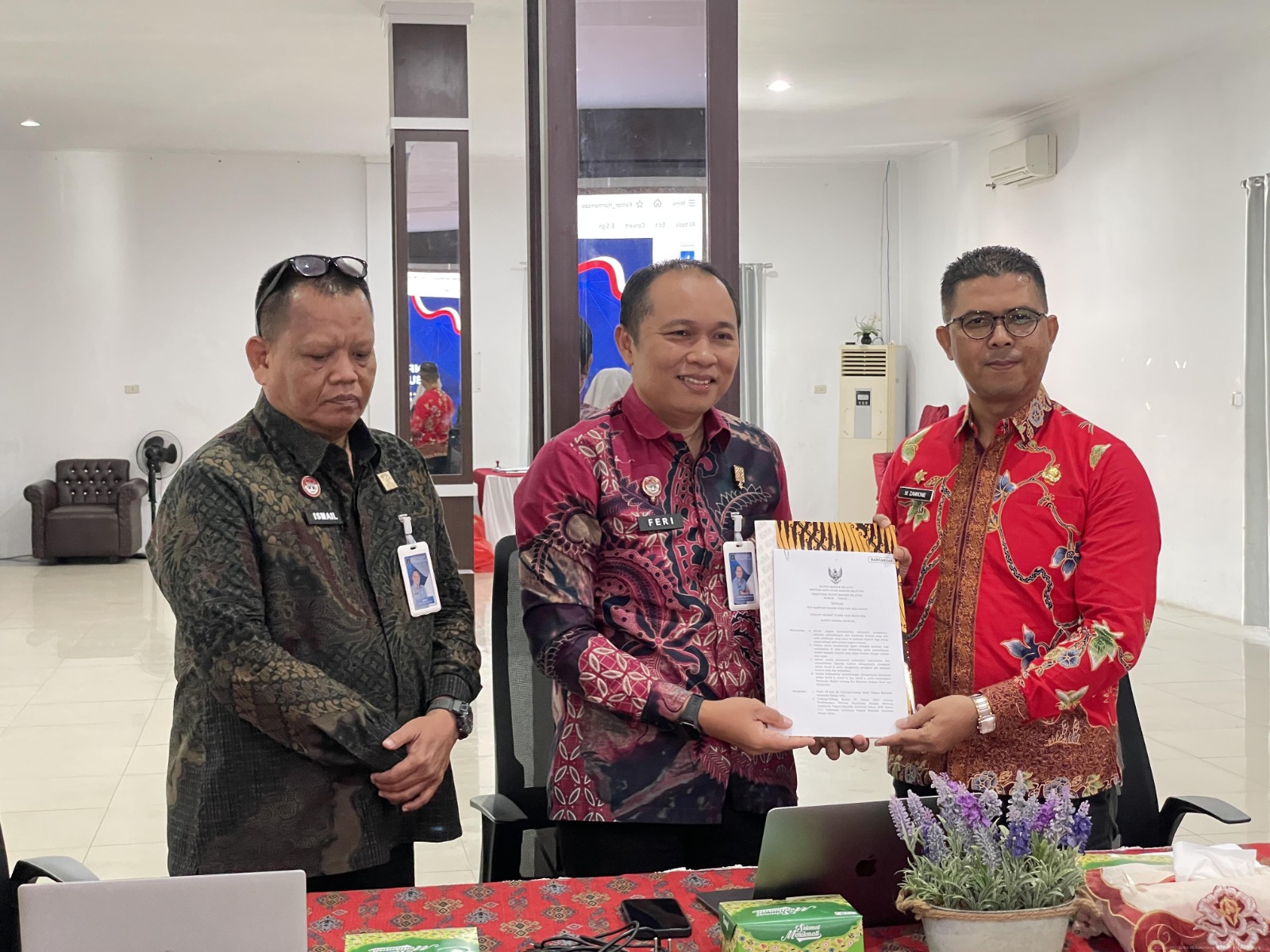 Kanwil Kemenkum Babel Harmonisasikan 1 Ranperda dan 3 Ranperkada Kabupaten Bangka Selatan Kanwil Kemenkum Babel Harmonisasikan 1 Ranperda dan 3 Ranperkada Kabupaten Bangka Selatan