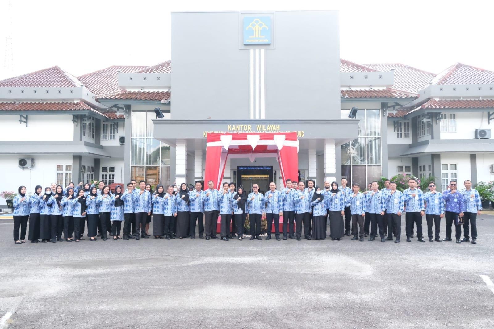Kanwil Kemenkum Babel Gelar Upacara Peringatan Hari Keluarga Nasional Tahun 2026 Kanwil Kemenkum Babel Gelar Upacara Peringatan Hari Keluarga Nasional Tahun 2026