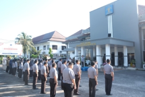 Kanwil Kemenkum Babel Laksanakan Apel Pagi Gabungan bersama Kanwil Kementerian HAM Babel