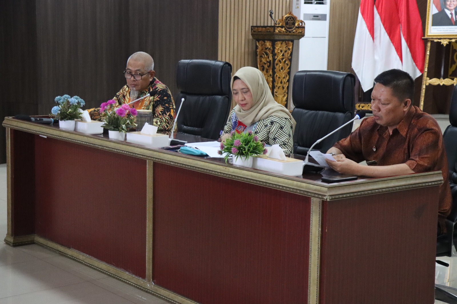Kanwil Kemenkum Sumsel Harmonisasikan Raperbup OKU Timur tentang Tambahan Penghasilan ASN Kanwil Kemenkum Sumsel Harmonisasikan Raperbup OKU Timur tentang Tambahan Penghasilan ASN