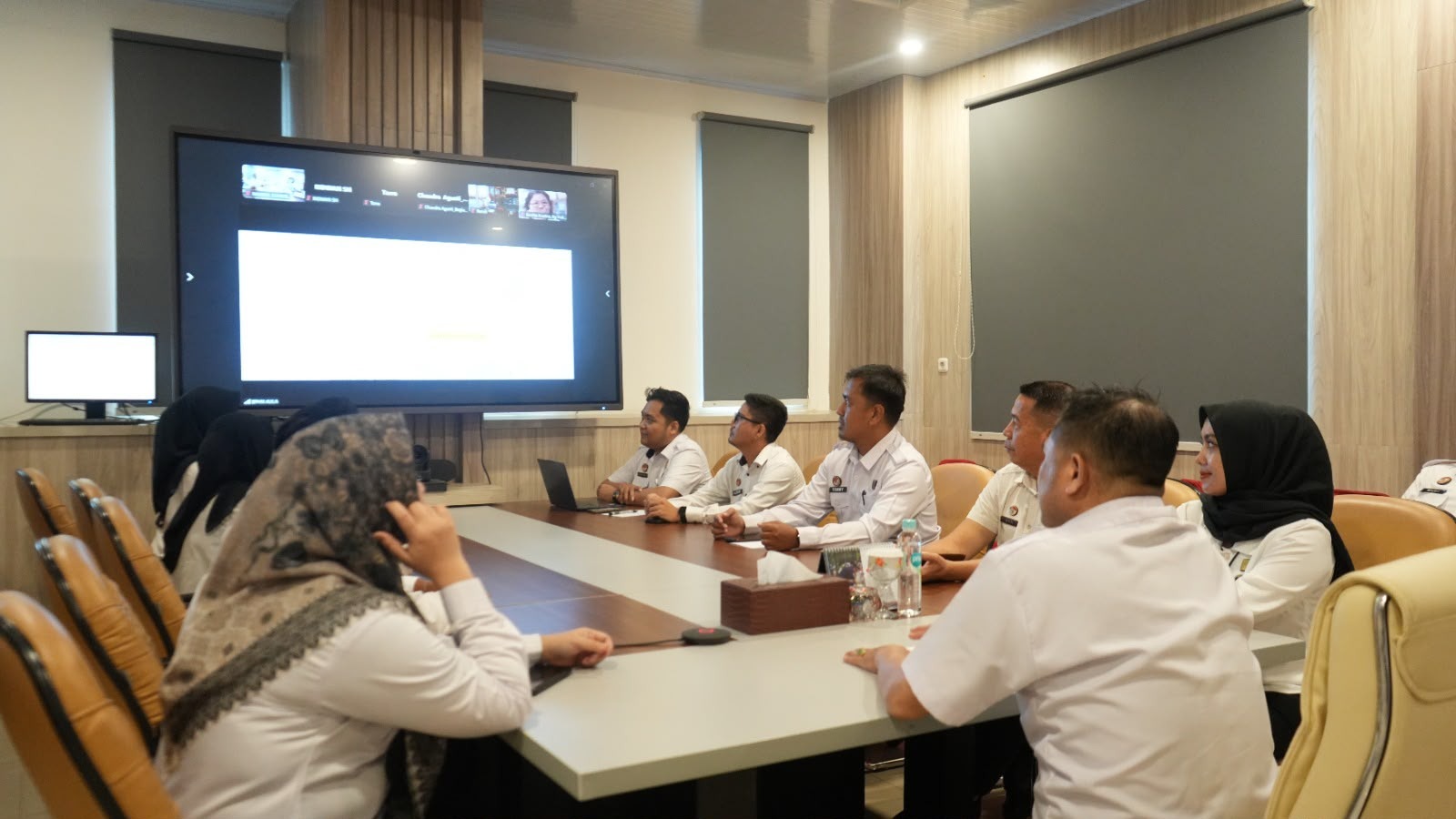Perkuat Kapasitas Analisis Hukum, Kemenkum Sumsel Ikuti Forum Diskusi FOKUS HUKUM BPHN Perkuat Kapasitas Analisis Hukum, Kemenkum Sumsel Ikuti Forum Diskusi FOKUS HUKUM BPHN