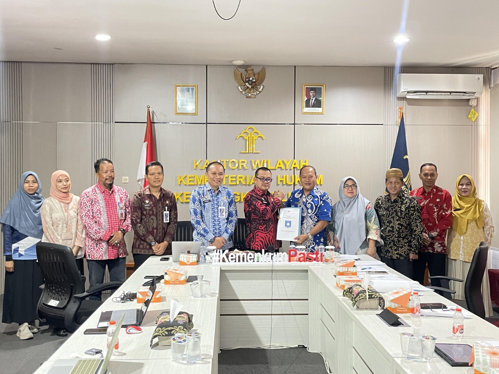 Kanwil Kemenkum Babel Harmonisasikan Tiga Rancangan Regulasi Kabupaten Bangka Barat Kanwil Kemenkum Babel Harmonisasikan Tiga Rancangan Regulasi Kabupaten Bangka Barat