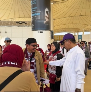Sambut Langsung Jamaah di Jeddah, CEO PT Annur Maarif Komitmen Beri Layanan Terbaik