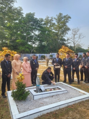 Ziarah dan Tabur Bunga Hari Pengayoman Ke-81, Kakanwil Kemenkum Babel Ajak Jajaran Teladani Semangat Para Pahlawan