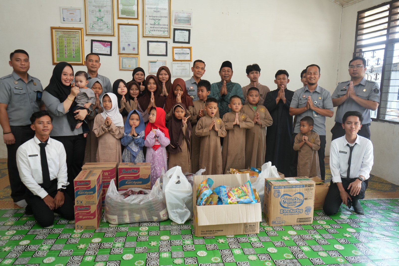 Tebarkan Kebaikan Semarak Hari Pengayoman, Kemenkum Sumsel Santuni Panti Asuhan Raihan Tebarkan Kebaikan Semarak Hari Pengayoman, Kemenkum Sumsel Santuni Panti Asuhan Raihan