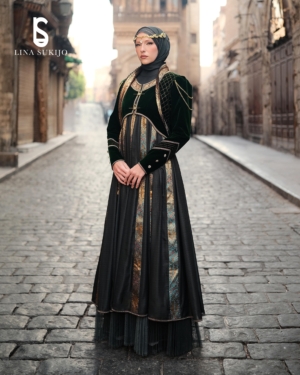 Lina Sukijo Hadirkan Keanggunan Wanita Timur Tengah dalam Soerabaja Fashion Trend 2027