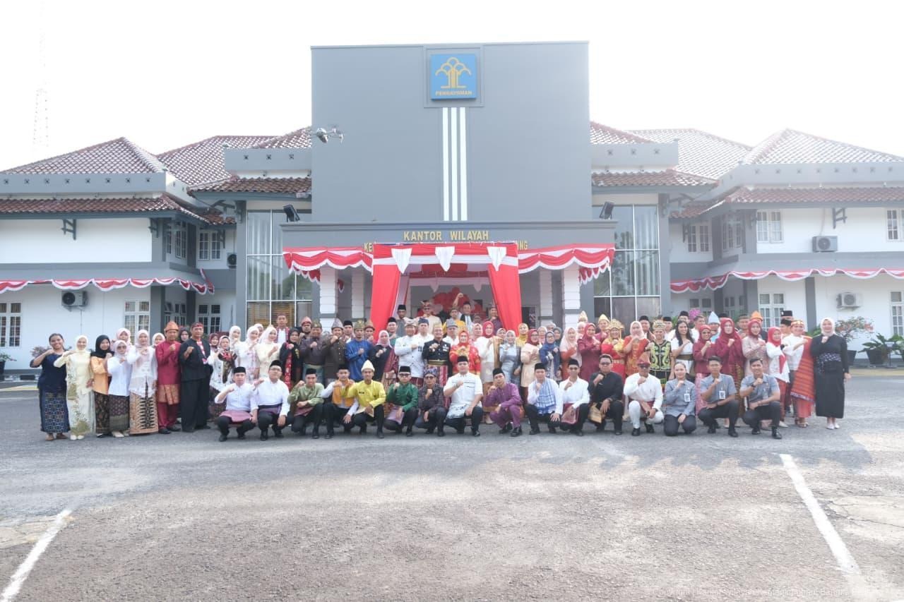 Kanwil Kemenkum Babel Gelorakan Semangat Pengabdian pada Upacara HUT ke-81 Kemerdekaan RI Kanwil Kemenkum Babel Gelorakan Semangat Pengabdian pada Upacara HUT ke-81 Kemerdekaan RI