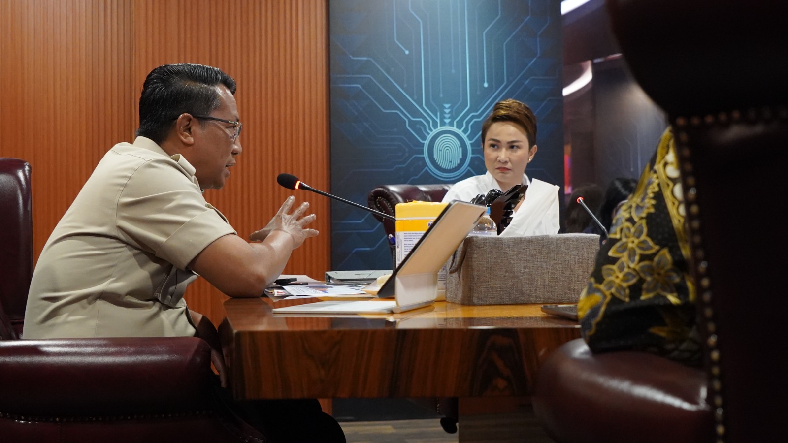 Jajaran Kemenkum Sumsel Ikuti Diskusi Terbuka Town Hall Meeting Bersama Menteri Hukum Jajaran Kemenkum Sumsel Ikuti Diskusi Terbuka Town Hall Meeting Bersama Menteri Hukum