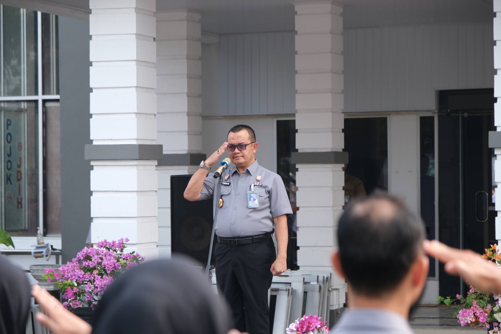 Kanwil Kemenkum Babel Gelar Apel Pagi dan Penyerahan Sertifikat Pegawai Teladan Kanwil Kemenkum Babel Gelar Apel Pagi dan Penyerahan Sertifikat Pegawai Teladan