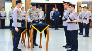 Irjen Pol M. Awal Chairuddin Resmi Dilantik Kapolda Sulsel, Gantikan Djuhandhani