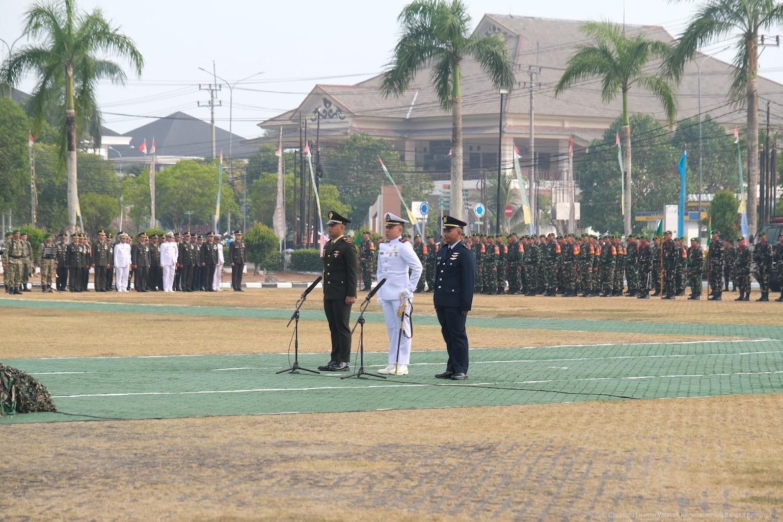 Kanwil Kemenkum Babel Hadiri Upacara Peringatan HUT ke-81 TNI, Perkuat Sinergi dan Kebersamaan Kanwil Kemenkum Babel Hadiri Upacara Peringatan HUT ke-81 TNI, Perkuat Sinergi dan Kebersamaan