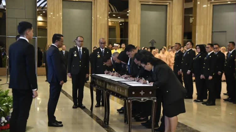 Menteri Hukum Lantik Pejabat, Budi Argap Situngkir Jabat Kakanwil Kemenkum Sumsel Menteri Hukum Lantik Pejabat, Budi Argap Situngkir Jabat Kakanwil Kemenkum Sumsel