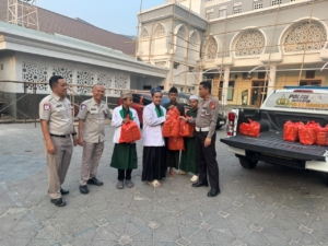 Subdit Gakkum Ditlantas Polda Sulsel Gelar Jumat Berkah