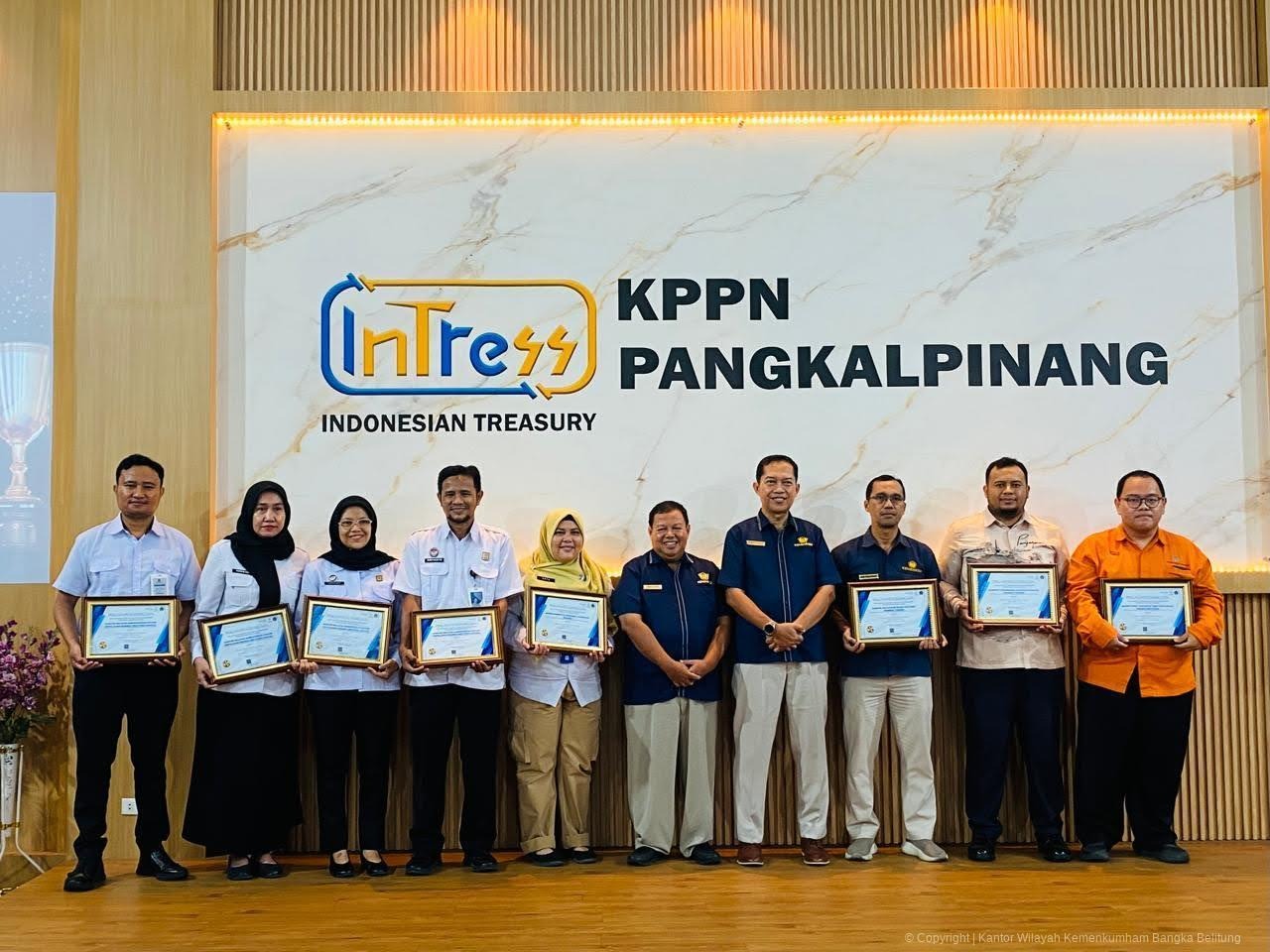Kanwil Kemenkum Babel Raih Empat Penghargaan IKPA Sempurna pada Sosialisasi Akhir Tahun Anggaran 2026 Kanwil Kemenkum Babel Raih Empat Penghargaan IKPA Sempurna pada Sosialisasi Akhir Tahun Anggaran 2026